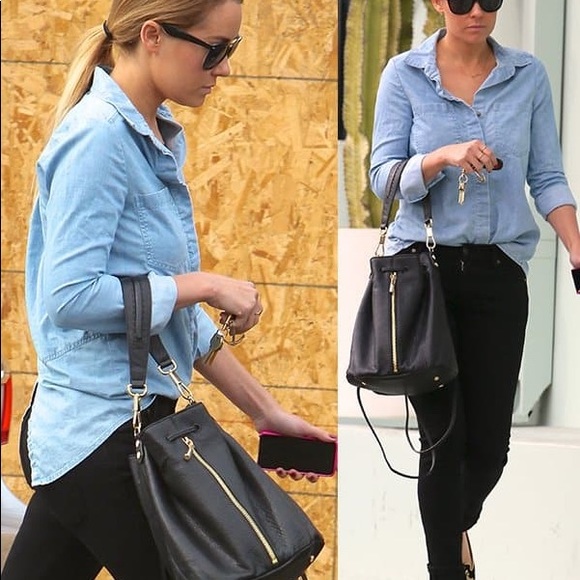 HOST PICK 🫶 Elizabeth & James Leather Cynnie Sling Bucket Bag Dark Brown Raisin - Picture 10 of 12